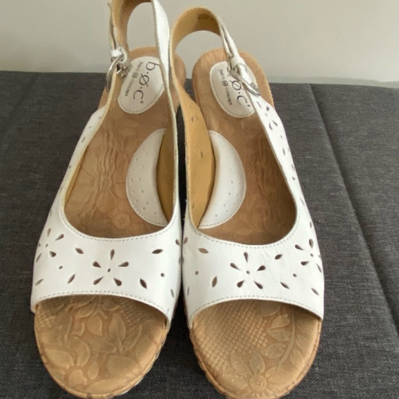 B.O.C. White Flower Cut Out Leather Cork Casual Summer Sandal- Sz-9 - Picture 2 of 16